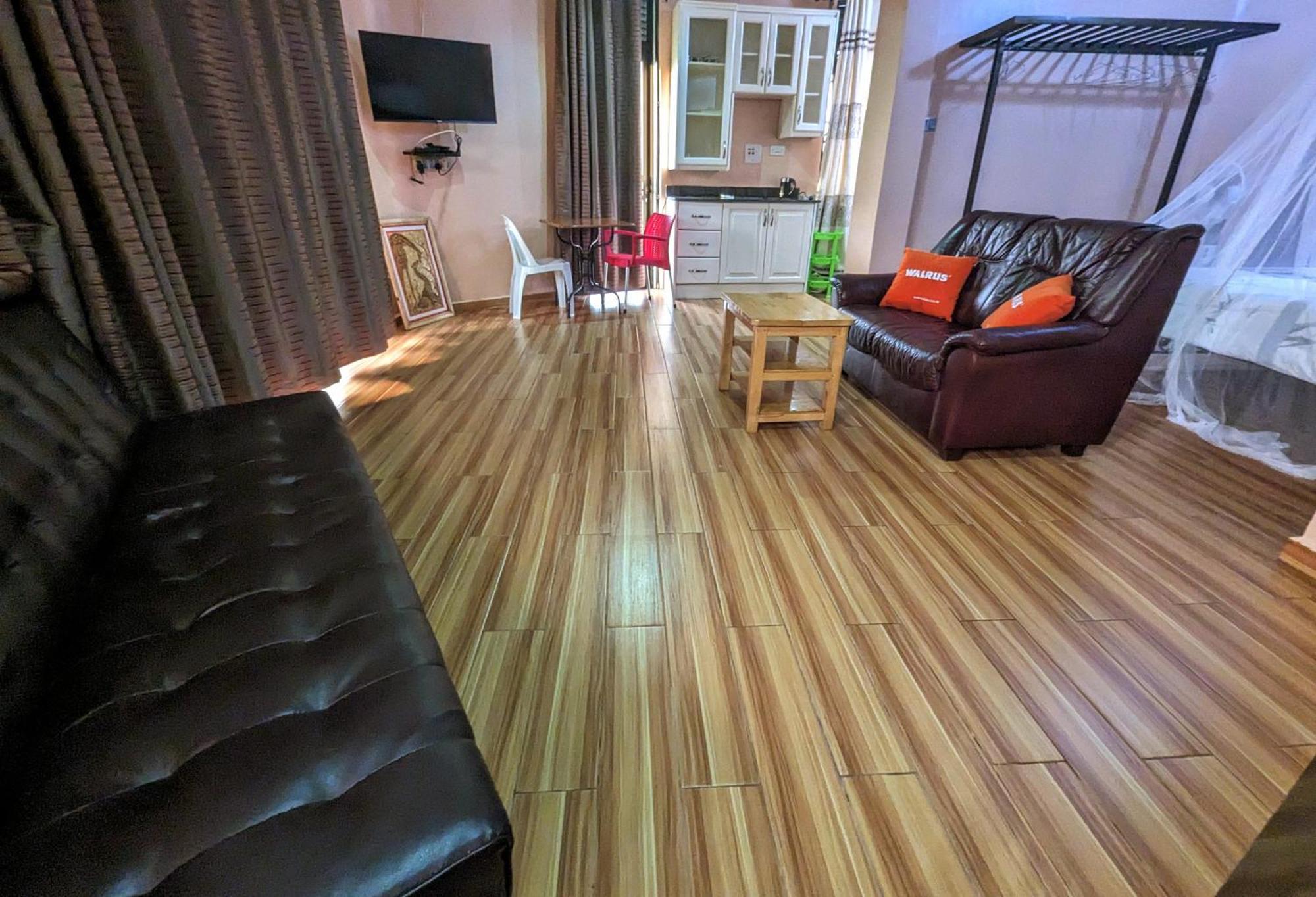 Oslo Gardens Bed & Breakfast 恩德培 外观 照片